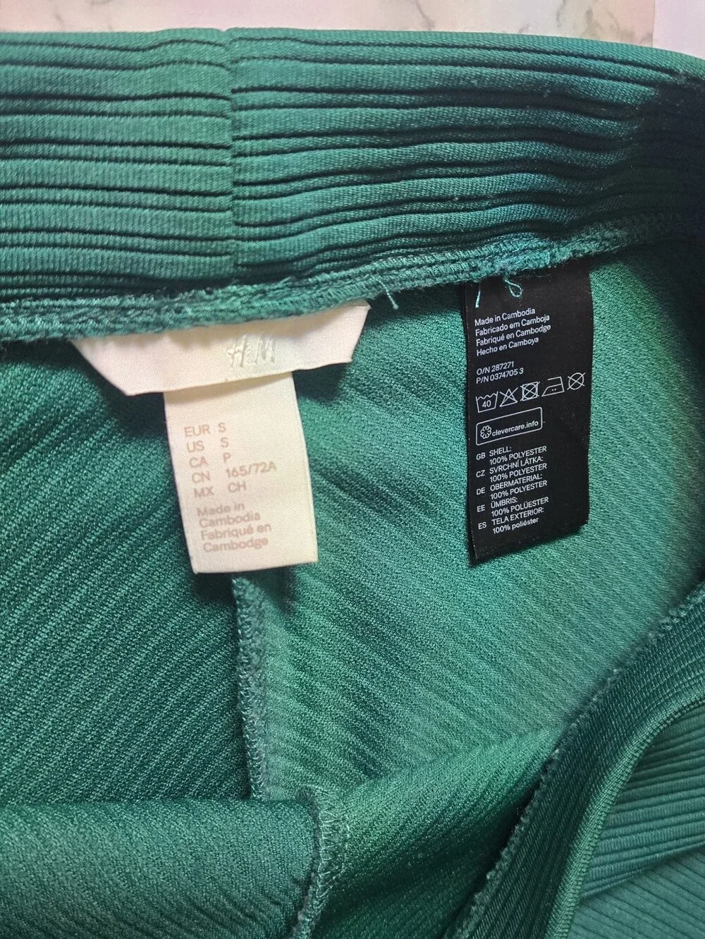 NWOT Green Ribbed Textured Mini Skirt - High-Waisted Chevron Knit Small